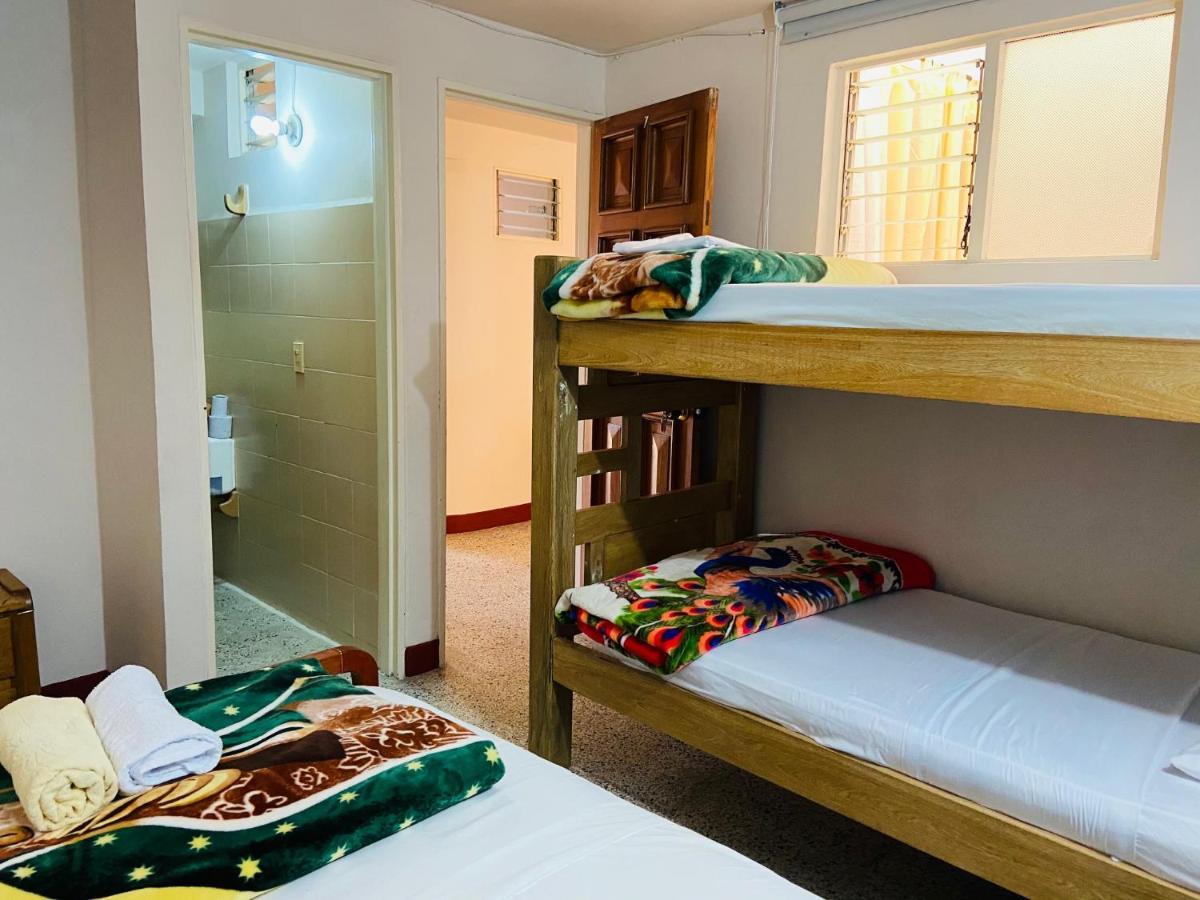 Hotel La Avenida Guatapé Extérieur photo