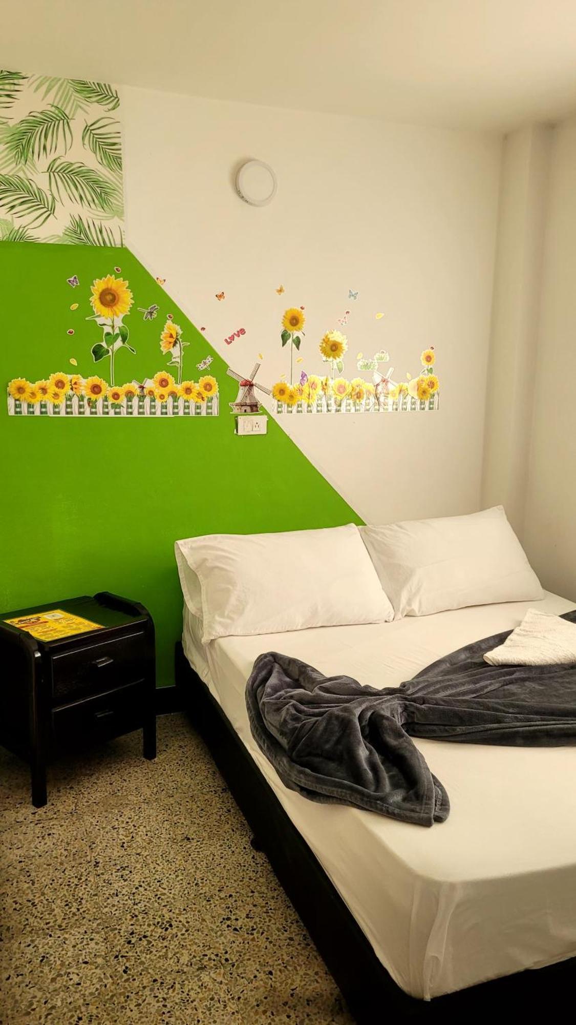 Hotel La Avenida Guatapé Extérieur photo