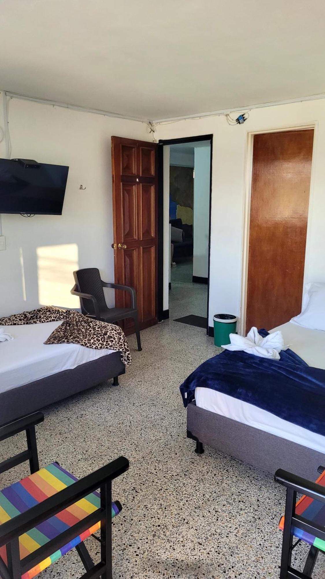 Hotel La Avenida Guatapé Extérieur photo